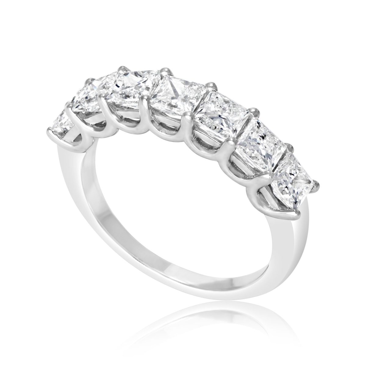 טבעת יהלומי מעבדה פרינסס בעבודת יד בצבע זהב לבן