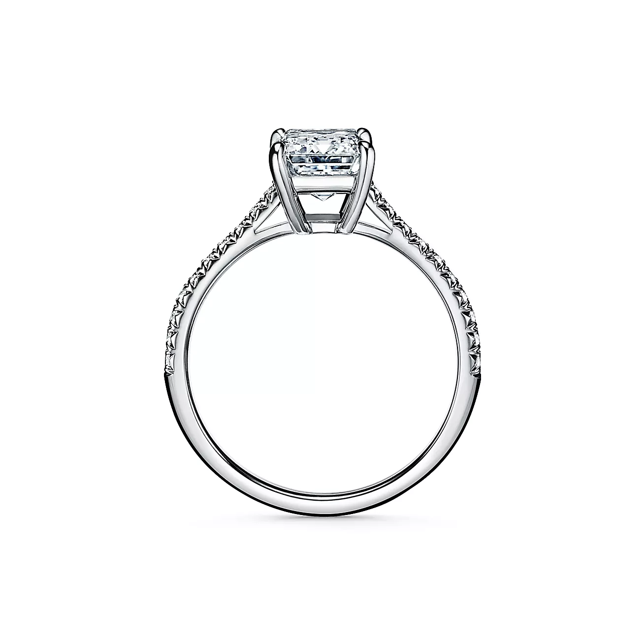 טבעת אמרלד יהלום מעבדה בעיצוב אישי Bonani דגם AVIV טבעת בעבודת יד עם יהלום 1 קראט בחיתוך אמרלד טבעת יהלום מעבדה יוקרתית בעיצוב אישי AVIV Ring by Bonani Fine Jewelry